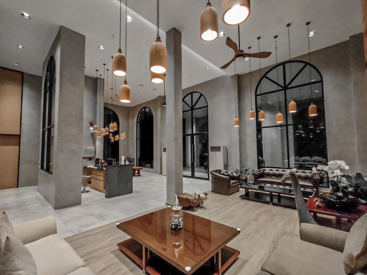 Le Lert Hotel Ratchaburi Dış mekan fotoğraf