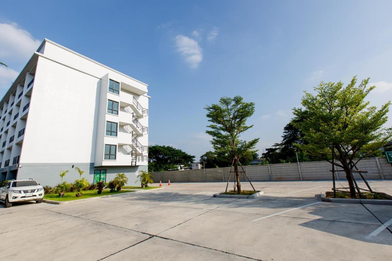 Le Lert Hotel Ratchaburi Dış mekan fotoğraf