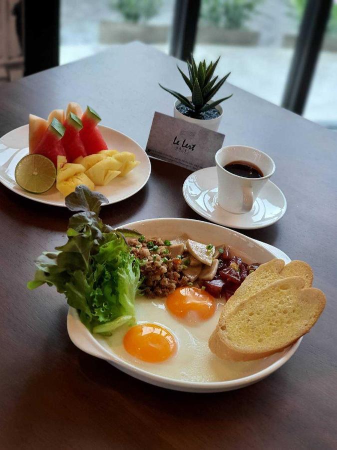 Le Lert Hotel Ratchaburi Dış mekan fotoğraf