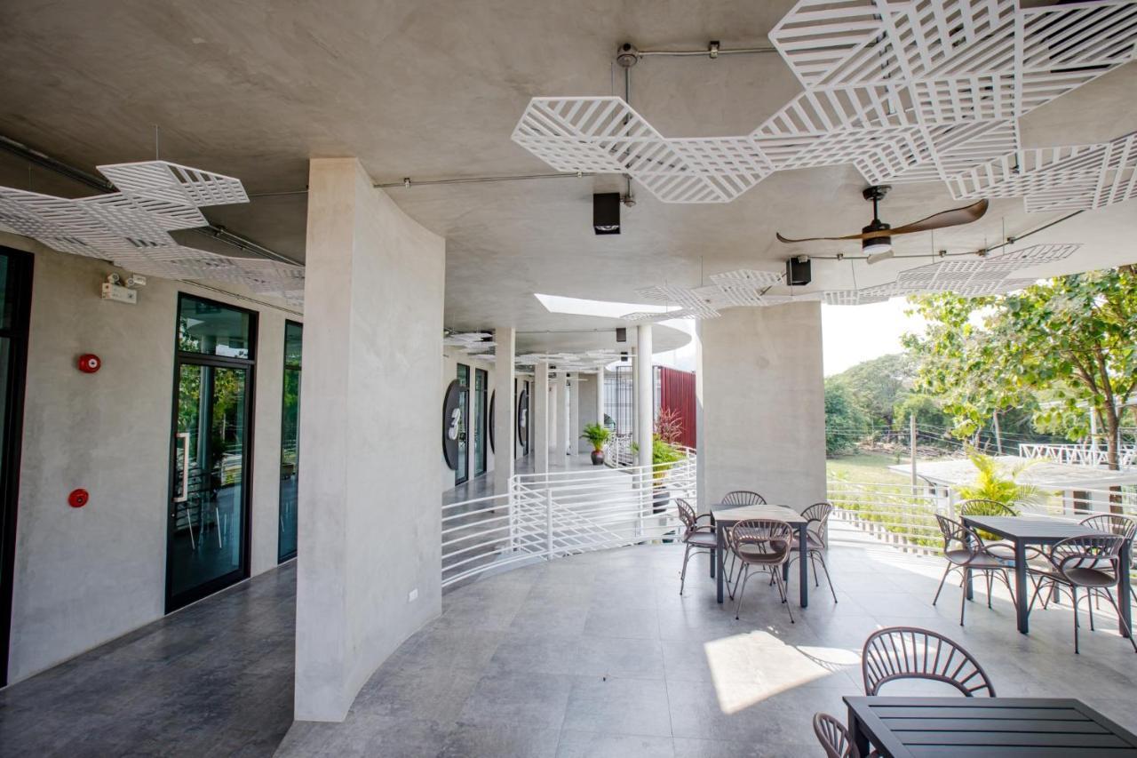 Le Lert Hotel Ratchaburi Dış mekan fotoğraf